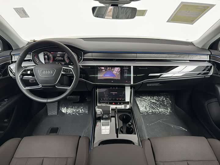 Фото 16 - Audi A8