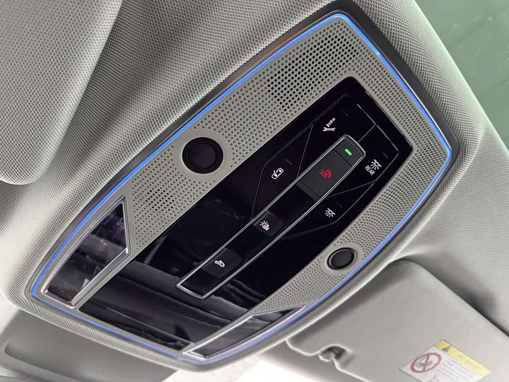 Фото 17 - Audi A8