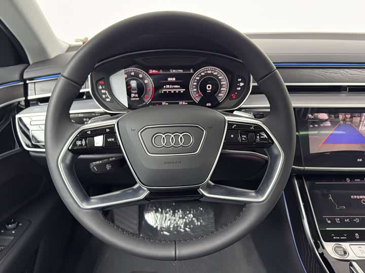 Фото 18 - Audi A8