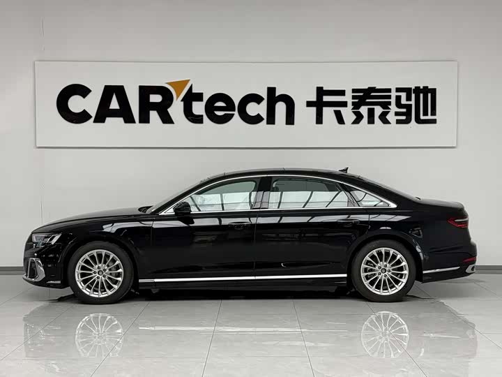 Фото 3 - Audi A8