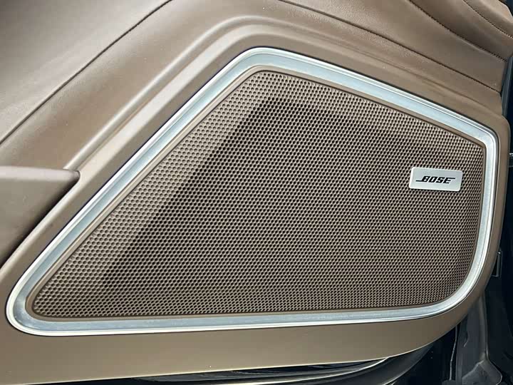 Фото 17 - Porsche Panamera