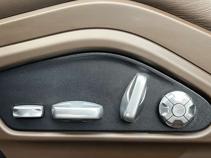 Фото 18 - Porsche Panamera