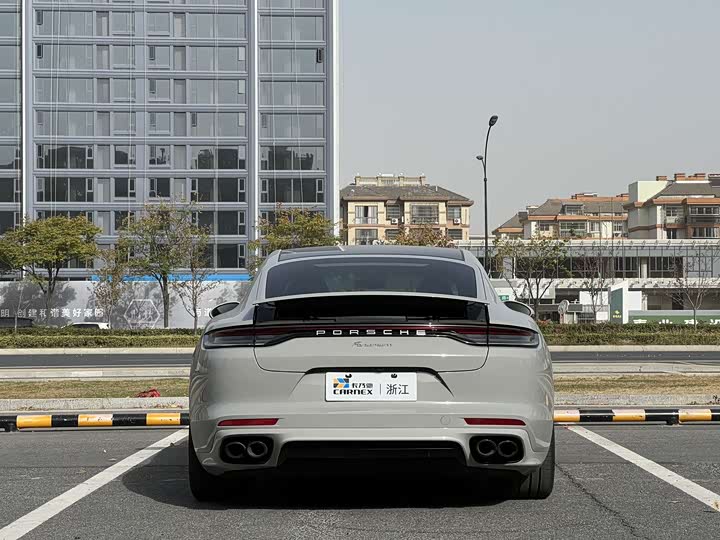 Фото 4 - Porsche Panamera