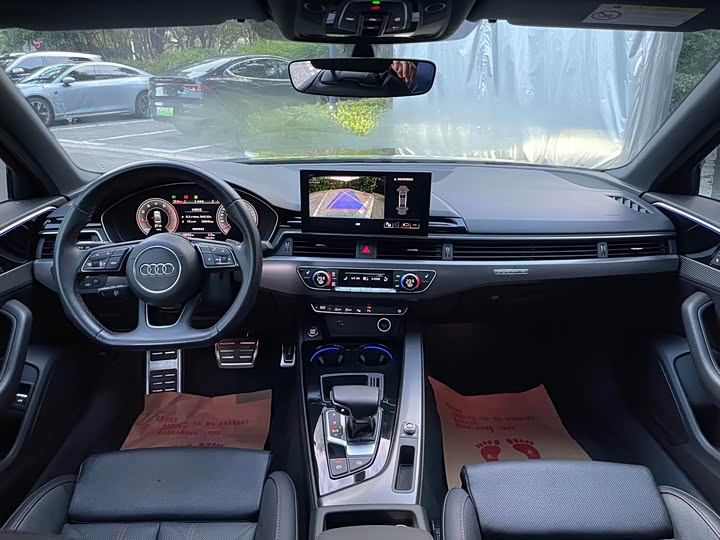 Фото 16 - Audi A4L