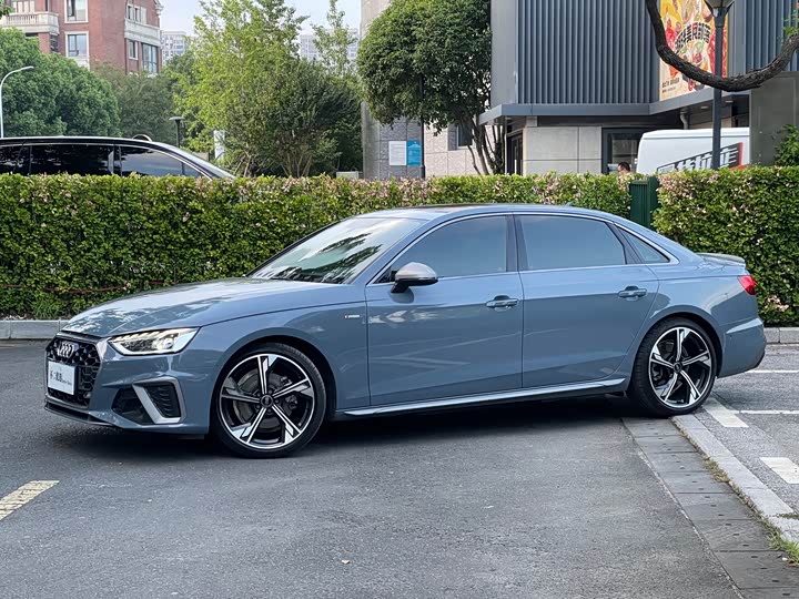 Фото 4 - Audi A4L