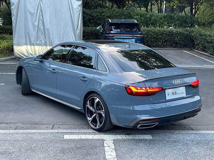 Фото 6 - Audi A4L