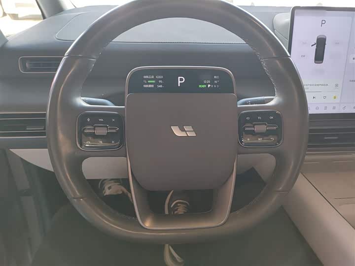 Фото 11 - LiXiang Mega