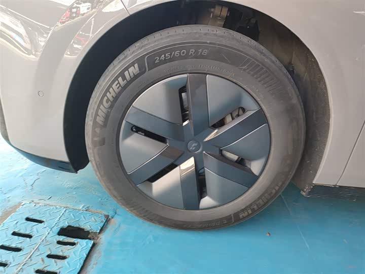 Фото 23 - LiXiang Mega