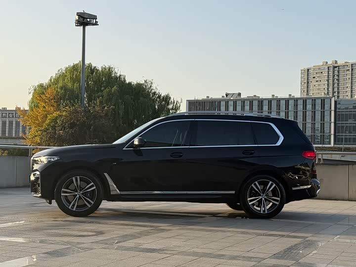 Фото 10 - BMW X7