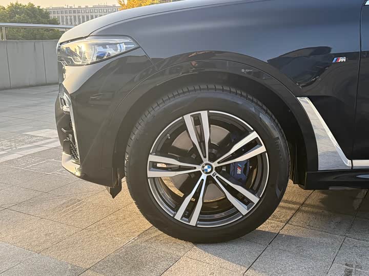 Фото 11 - BMW X7