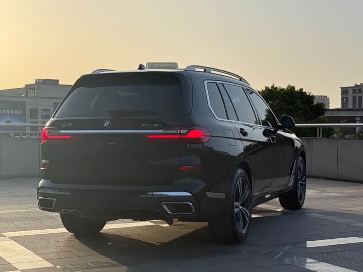 Фото 14 - BMW X7