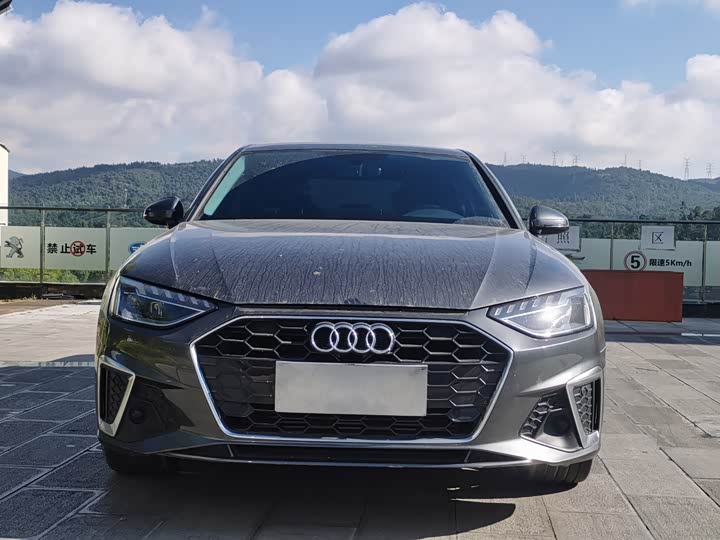 Фото 2 - Audi A4L