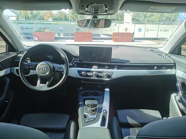 Фото 5 - Audi A4L