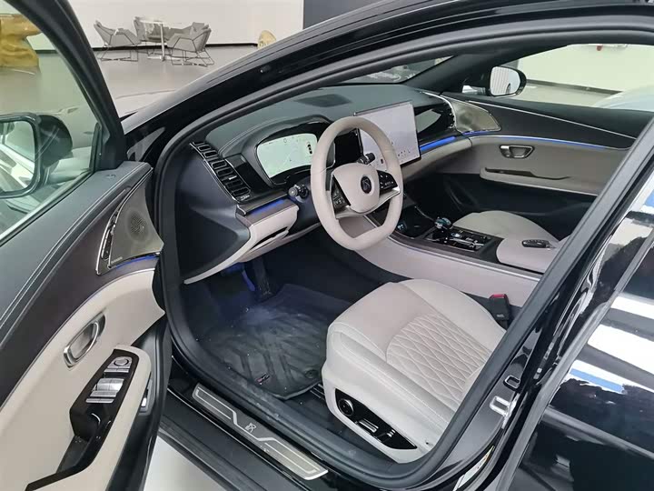 Фото 16 - BYD Han