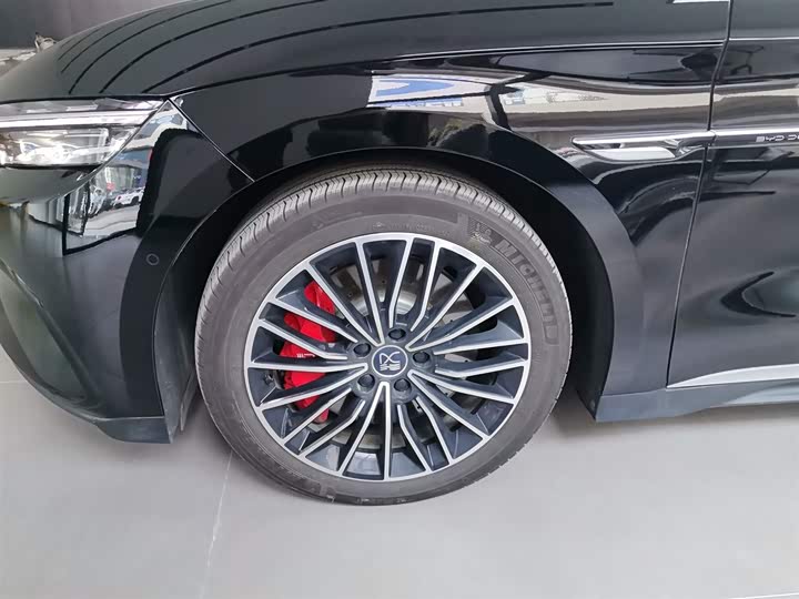 Фото 23 - BYD Han