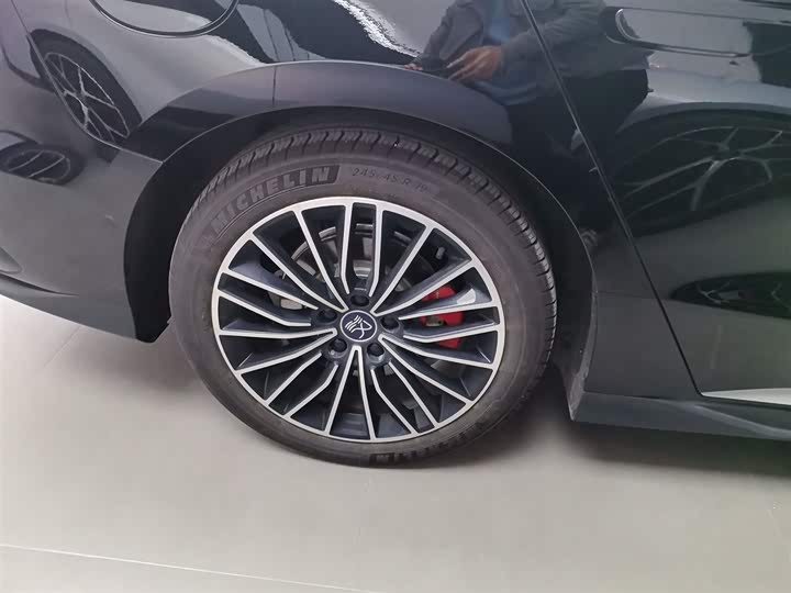 Фото 26 - BYD Han