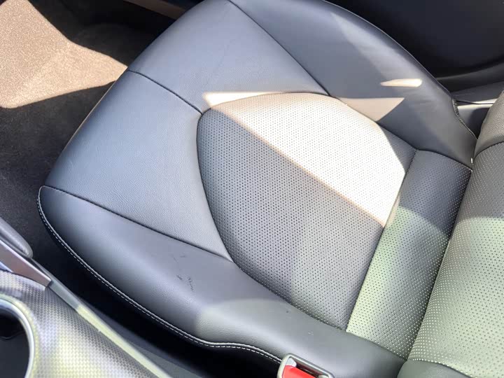 Фото 20 - Toyota Camry