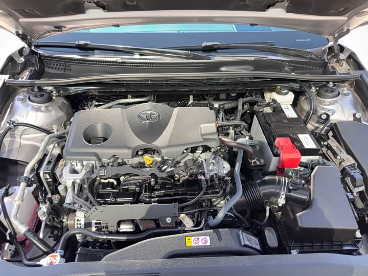 Фото 24 - Toyota Camry