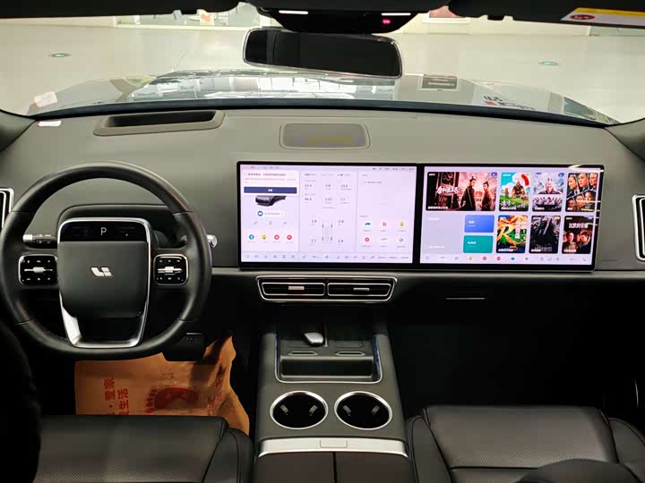 Фото 12 - LiXiang L8