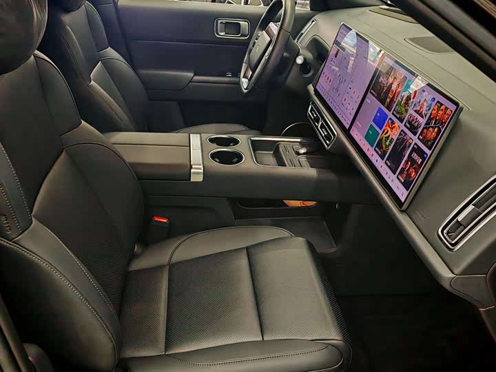 Фото 13 - LiXiang L8