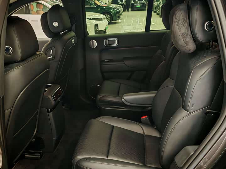 Фото 15 - LiXiang L8