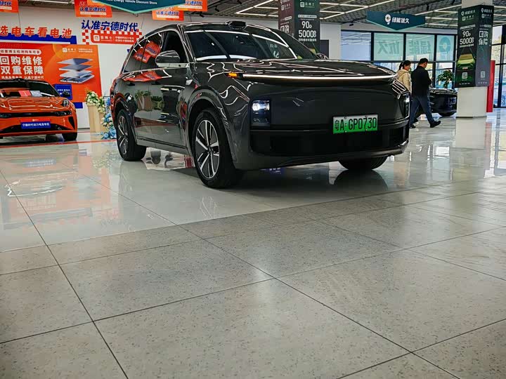 Фото 22 - LiXiang L8