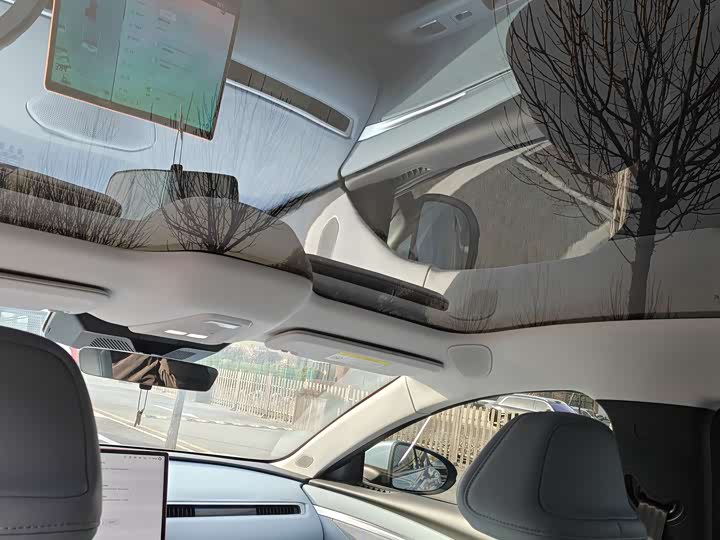 Фото 15 - XPeng Mona M03