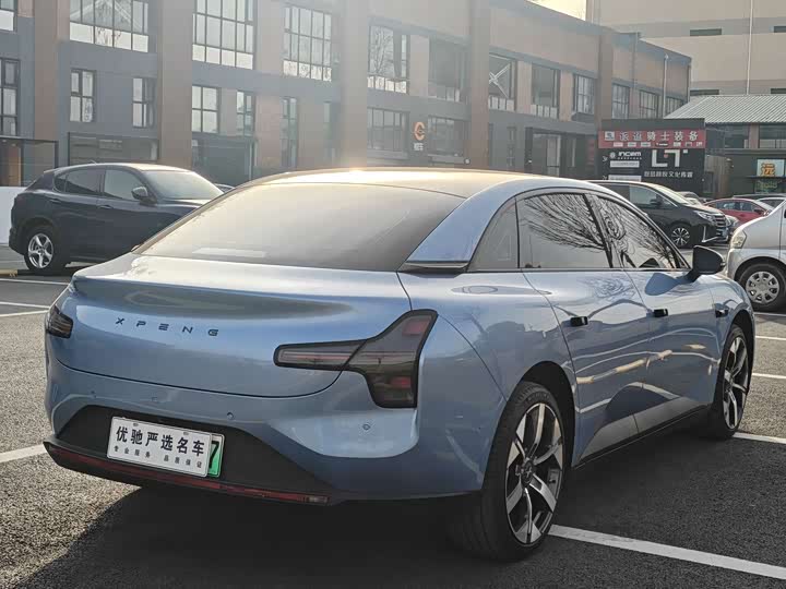 Фото 8 - XPeng Mona M03