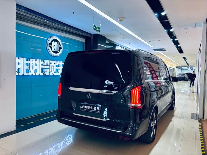 Фото 3 - Mercedes-Benz V-Class