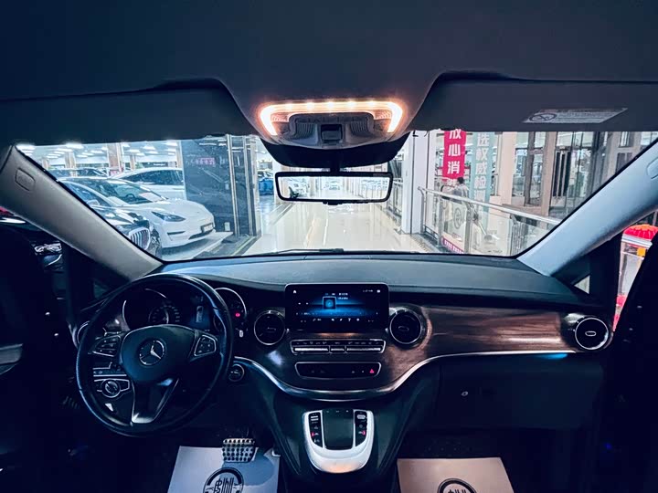 Фото 4 - Mercedes-Benz V-Class