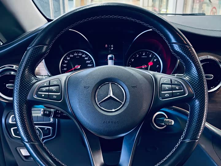 Фото 5 - Mercedes-Benz V-Class