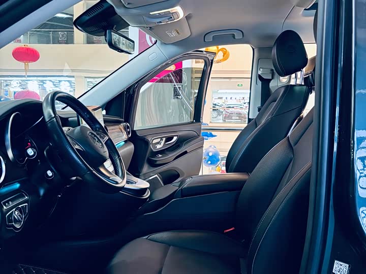 Фото 6 - Mercedes-Benz V-Class