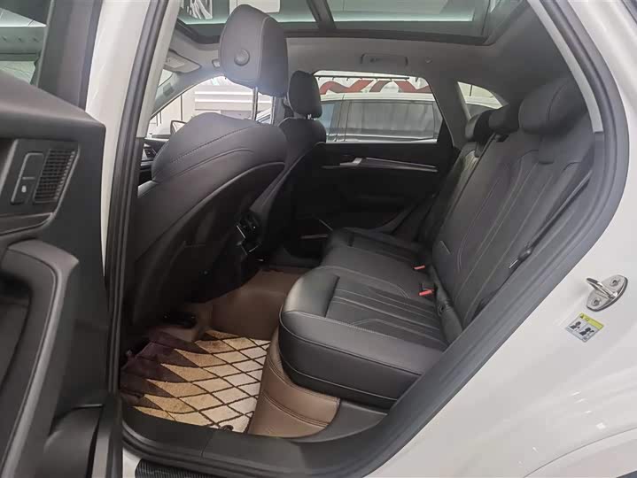 Фото 12 - Audi Q5L