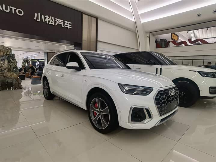 Фото 2 - Audi Q5L
