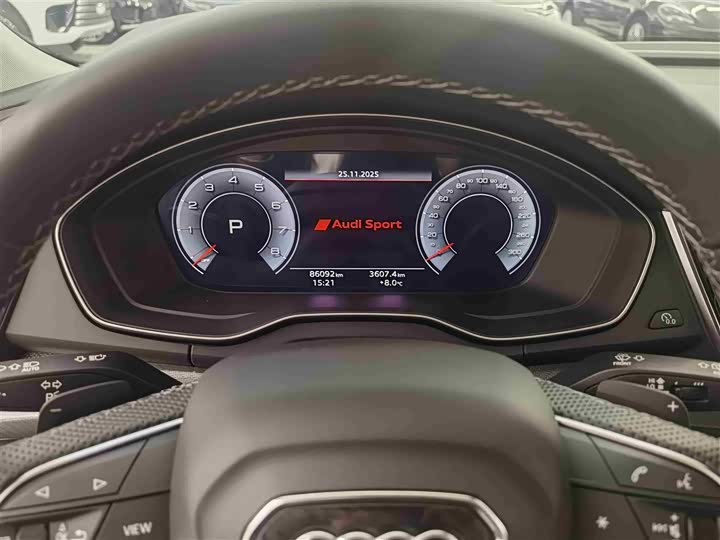 Фото 6 - Audi Q5L