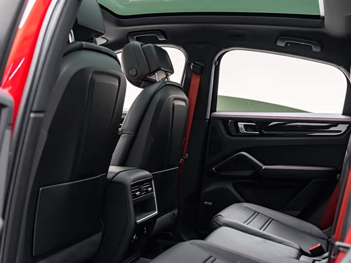 Фото 11 - Porsche Cayenne