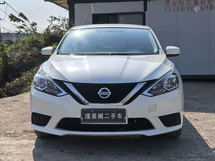 Фото 2 - Nissan Sylphy