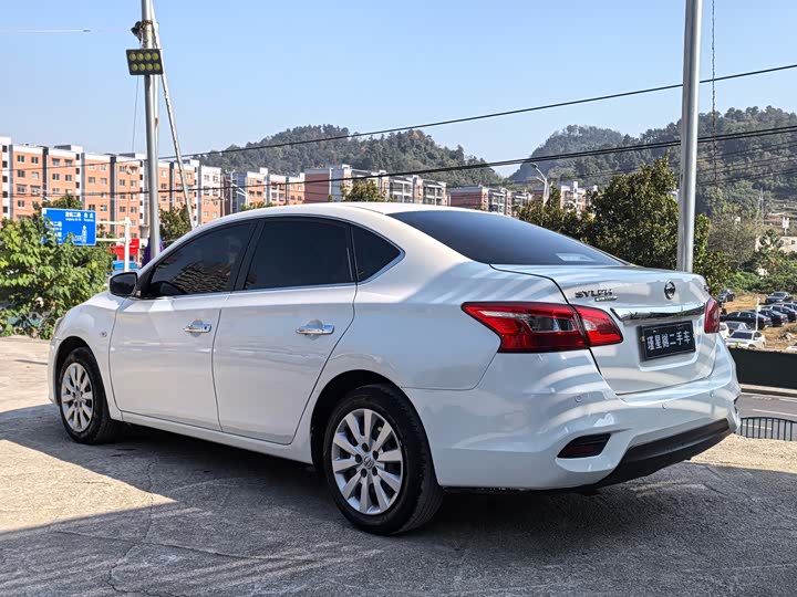 Фото 7 - Nissan Sylphy