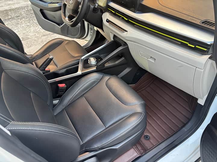 Фото 8 - Geely Geometry EX3