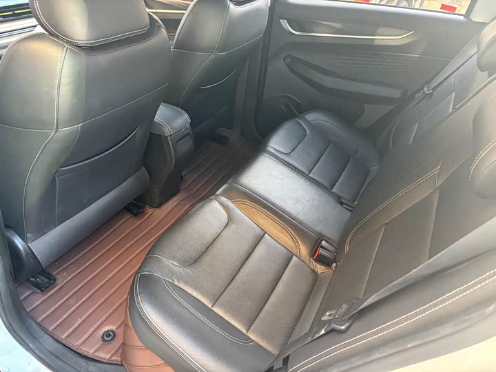 Фото 9 - Geely Geometry EX3