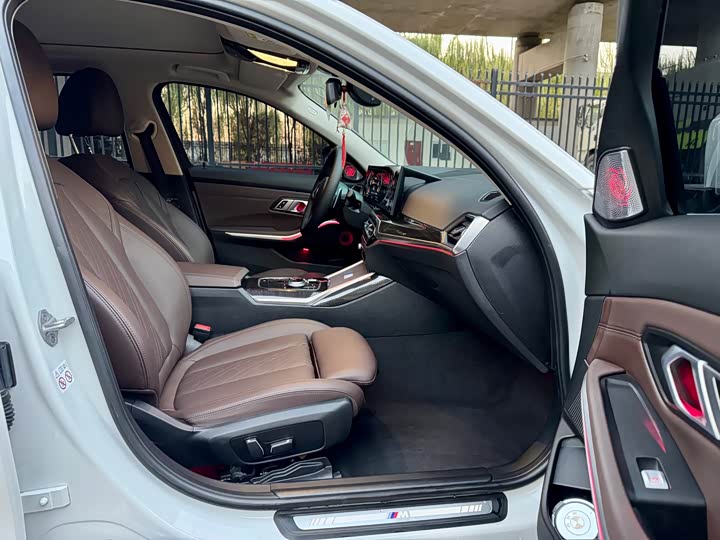 Фото 12 - BMW 3 Series