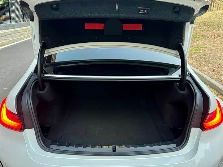 Фото 14 - BMW 3 Series