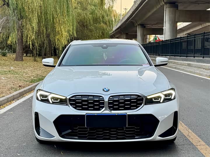 Фото 2 - BMW 3 Series