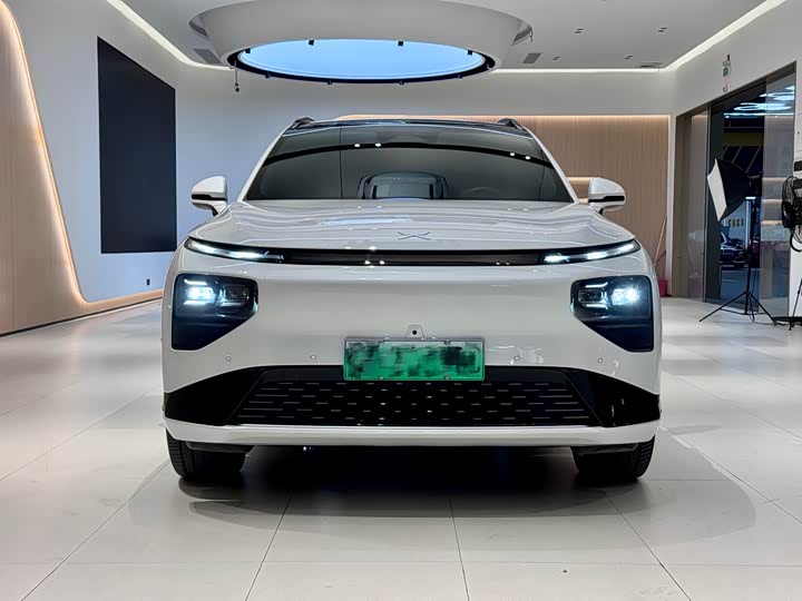 Фото 2 - XPeng G9