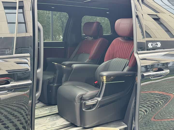 Фото 10 - GAC Trumpchi M8