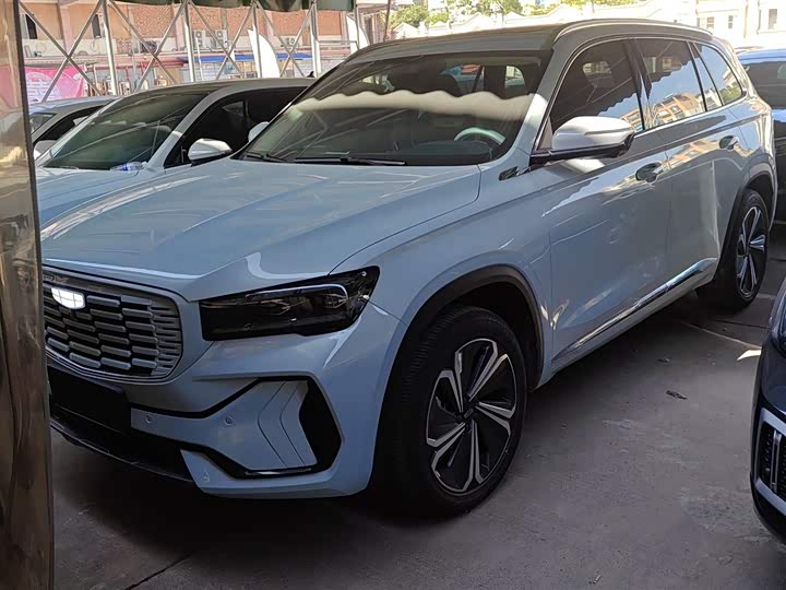 Фото 2 - Geely Monjaro