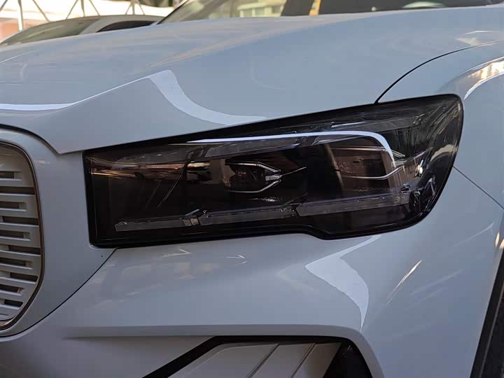 Фото 24 - Geely Monjaro