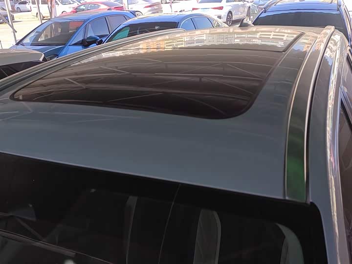 Фото 27 - Geely Monjaro