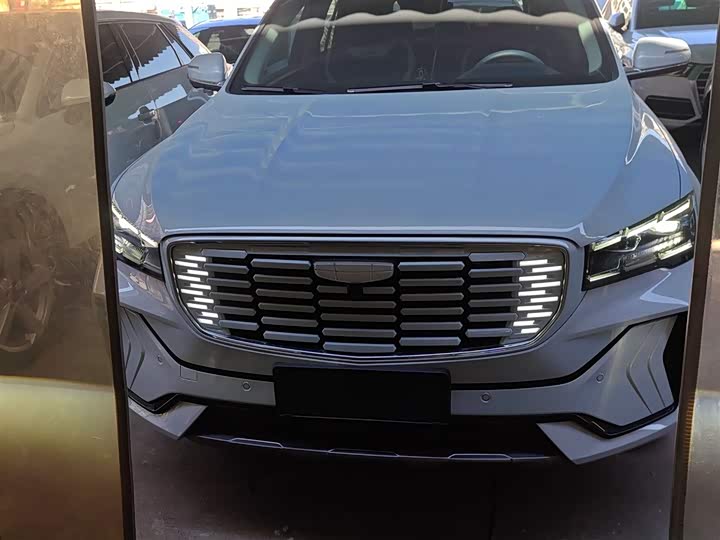 Фото 3 - Geely Monjaro