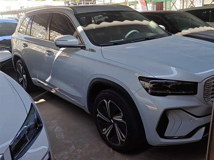 Фото 4 - Geely Monjaro